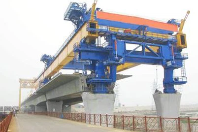 Železničný stavebný stroj 100 - 300 ton Nový most - spúšťací portálový most